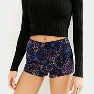 Urban Outfitters ecote velvet shorts Size 6